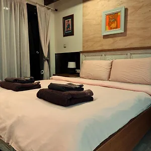 3* Pensión Boutique Yes For